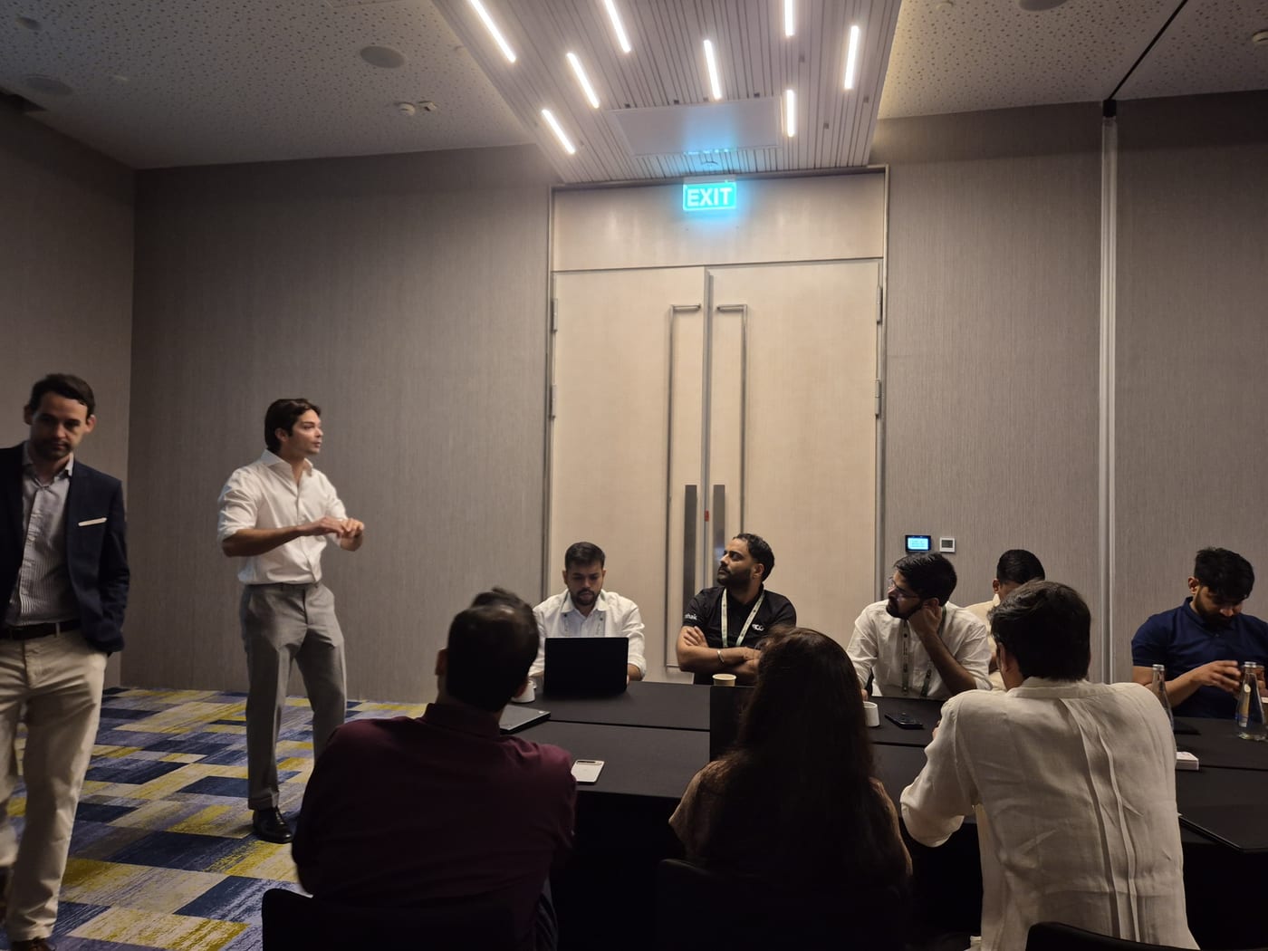 Victor de Chalendar leading an Astra Via Academy session with participants at their laptops